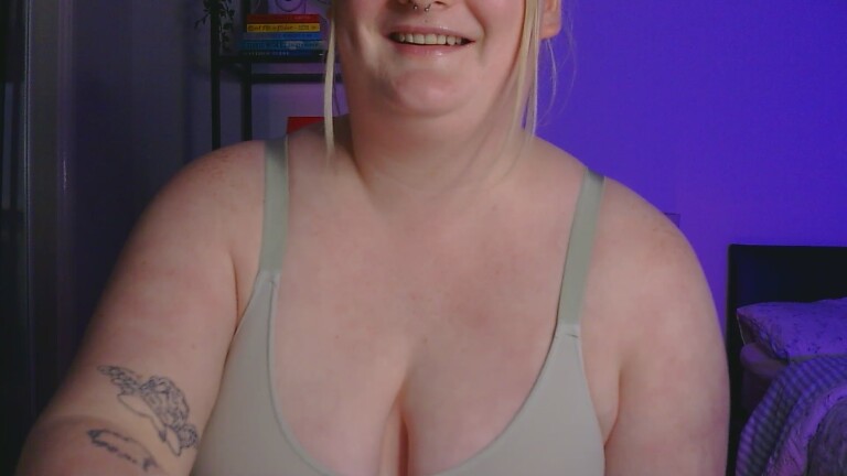 RacyRoseXoX's Streamate show and profile