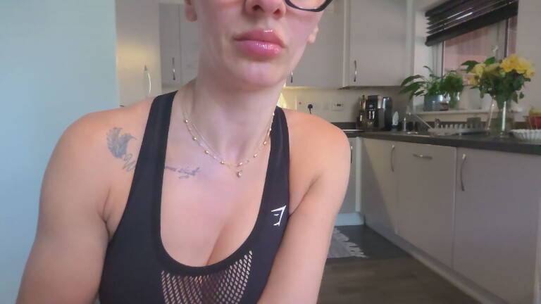 SweetMonicaUK's Streamate show and profile