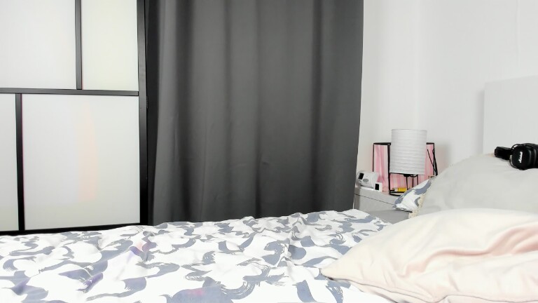 JennyferDreams's Streamate show and profile