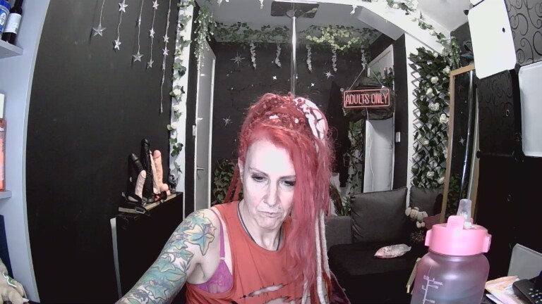 SkySparks's Streamate show and profile