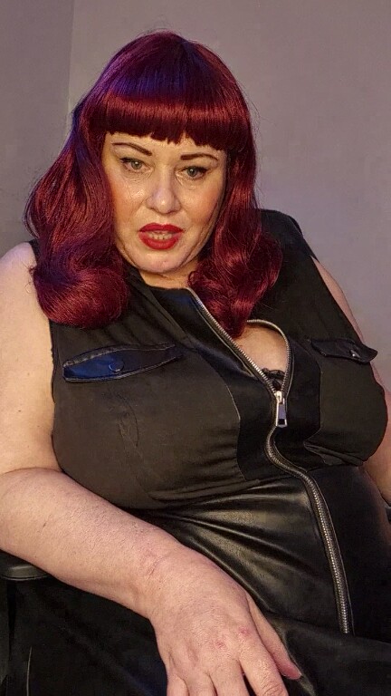 TheDevineMissDeviant's Streamate show and profile