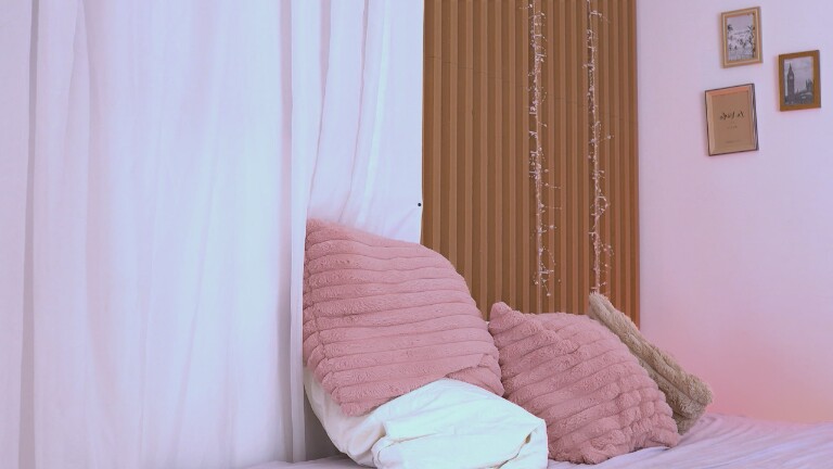 Miss_Clara's Streamate show and profile